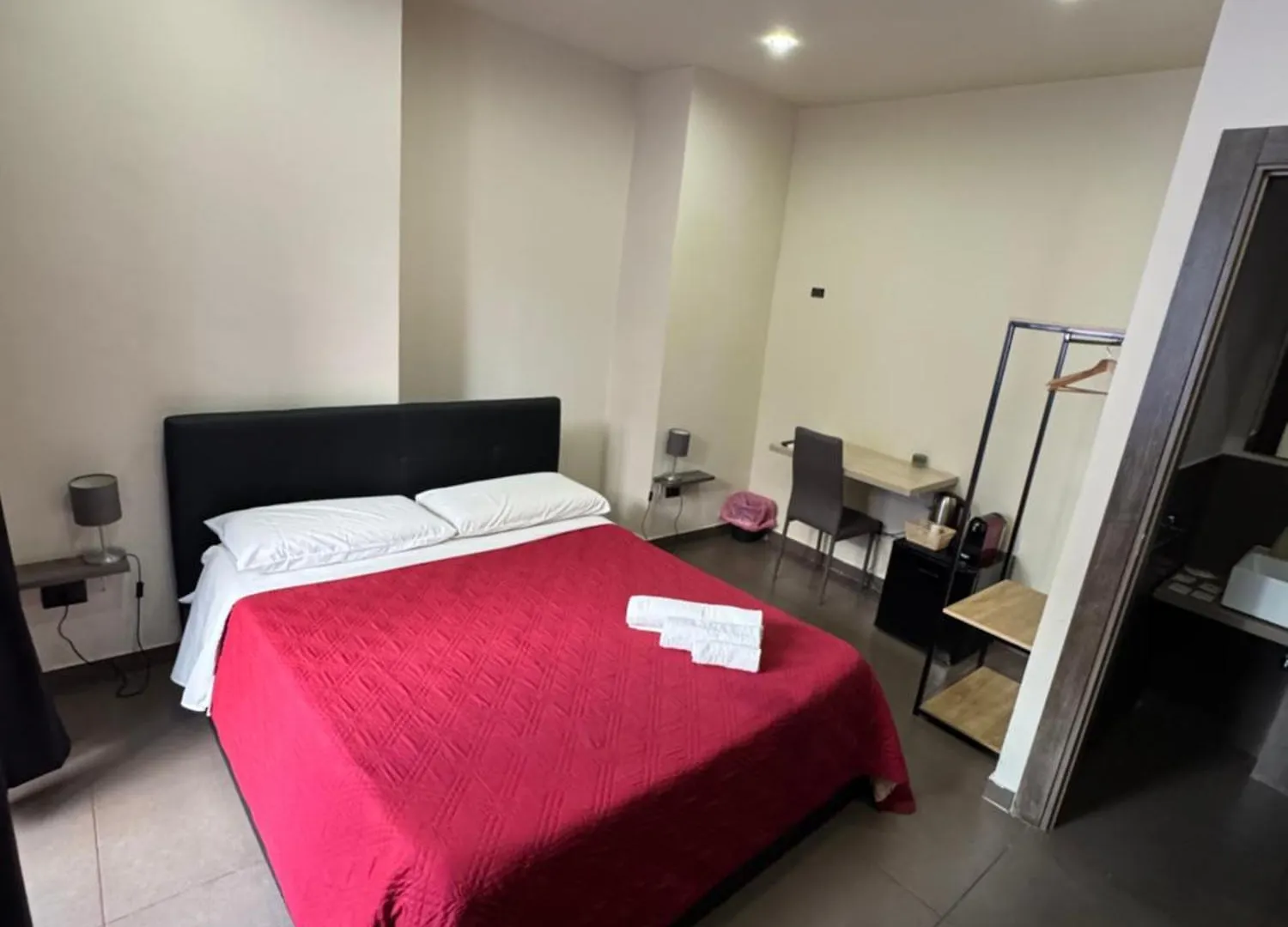 Bed and Breakfast Sistra's Aeroporto di Catania Fontana Rossa Italia